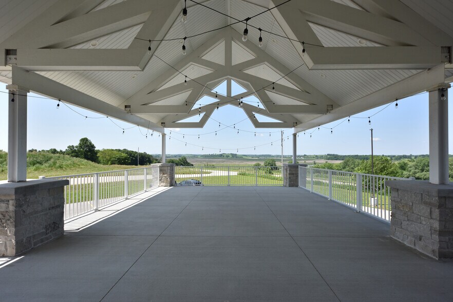 More Photos Of N9450 Mohawk Rd, Theresa Office For Sale