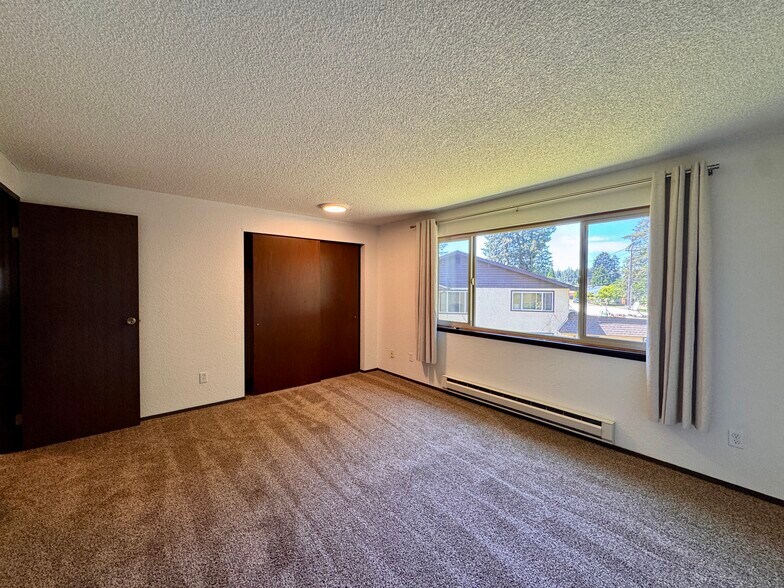 More Photos Of 1125 13th St, Shelton Apartments For Sale