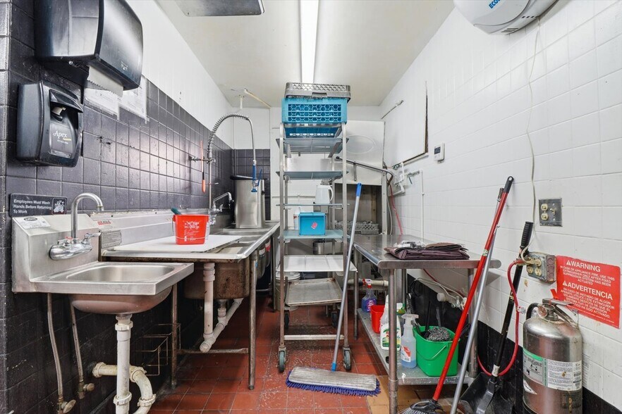 More Photos Of 859 S US Highway 41, Inverness Restaurant For Sale