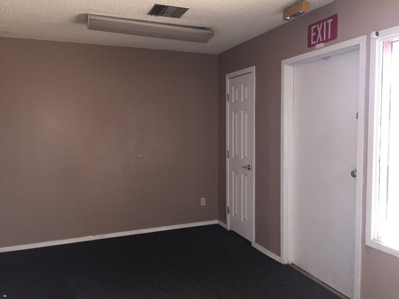 More Photos Of 2802 N El Burrito Ave, Tucson Light Manufacturing For Lease