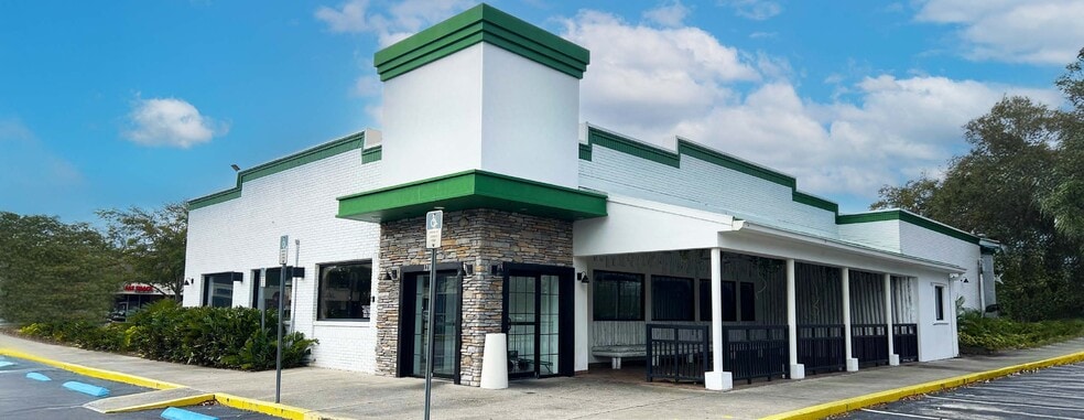 Primary Photo Of 12103 Collegiate Way, Orlando Restaurant For Lease