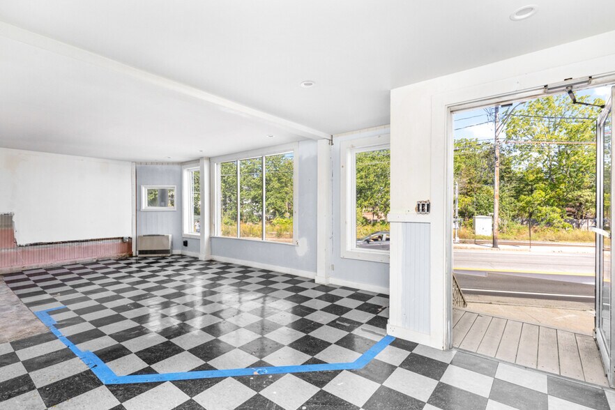 More Photos Of 736 Forest Ave, Portland Office Residential For Sale