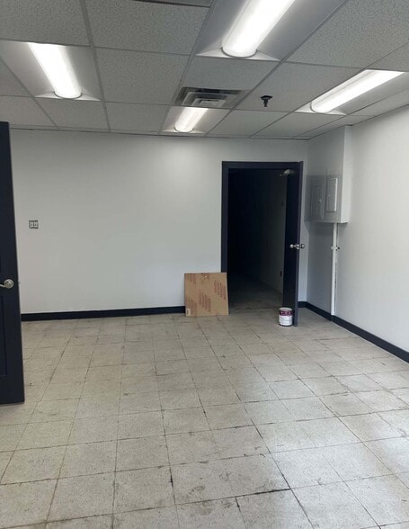 More Photos Of 163 Imlay St, Brooklyn Warehouse For Lease