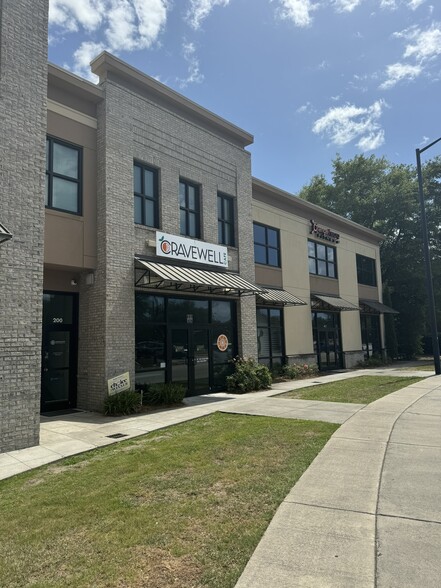 Primary Photo Of 695 Johnnie Dodds Blvd, Mount Pleasant Storefront Retail Office For Lease