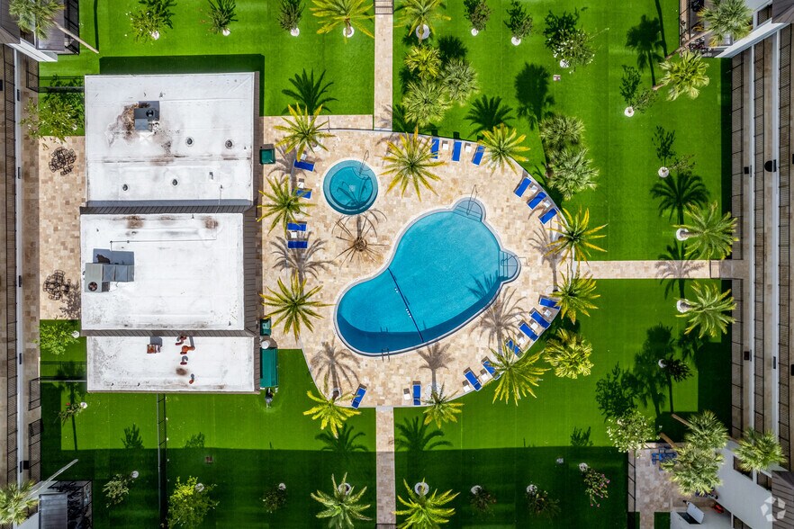 More Photos Of 2025 Rogers St, Clearwater Apartments For Sale