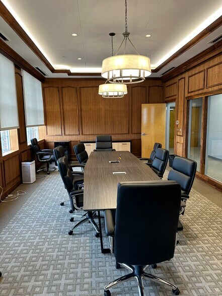 More Photos Of 16740 Birkdale Commons Pky, Huntersville Office Residential For Lease