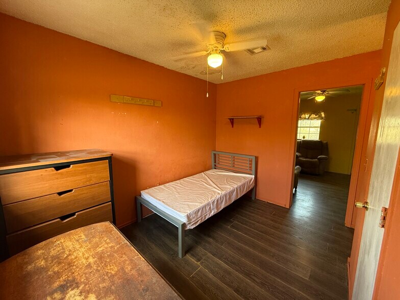 More Photos Of 27753 S Welling Rd, Welling Apartments For Sale