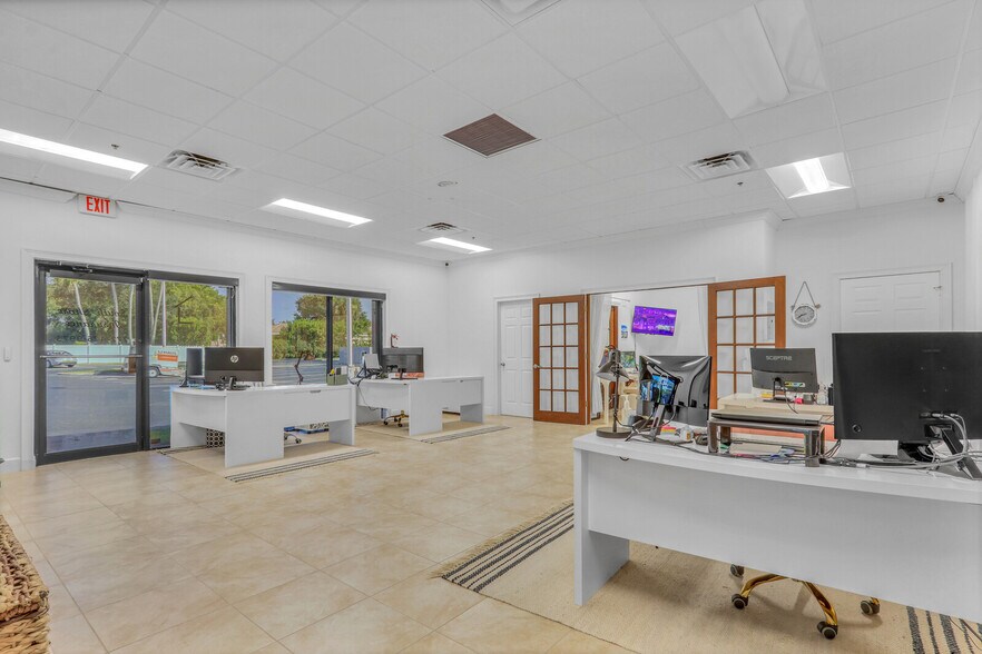More Photos Of 955 SE Central Pky, Stuart Office For Lease