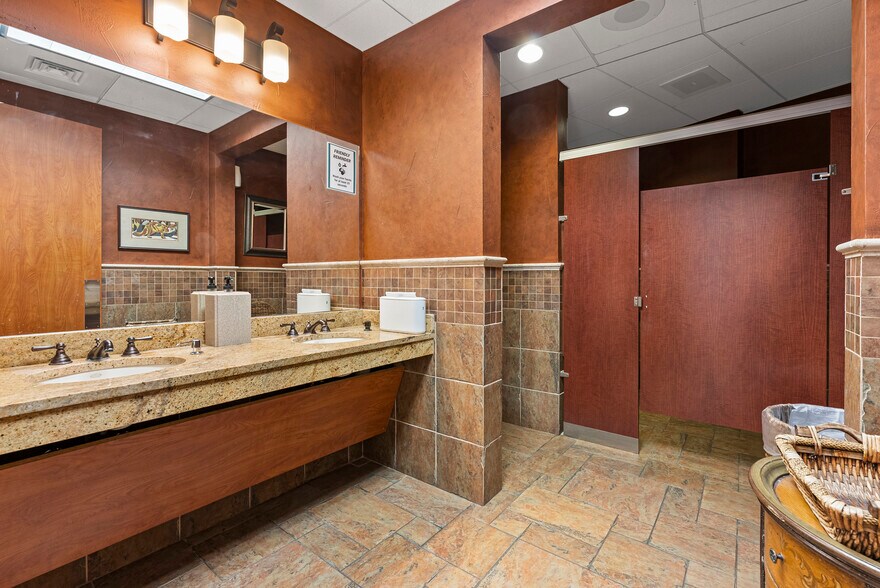 More Photos Of 2802 Flintrock Trce, Austin Coworking Space