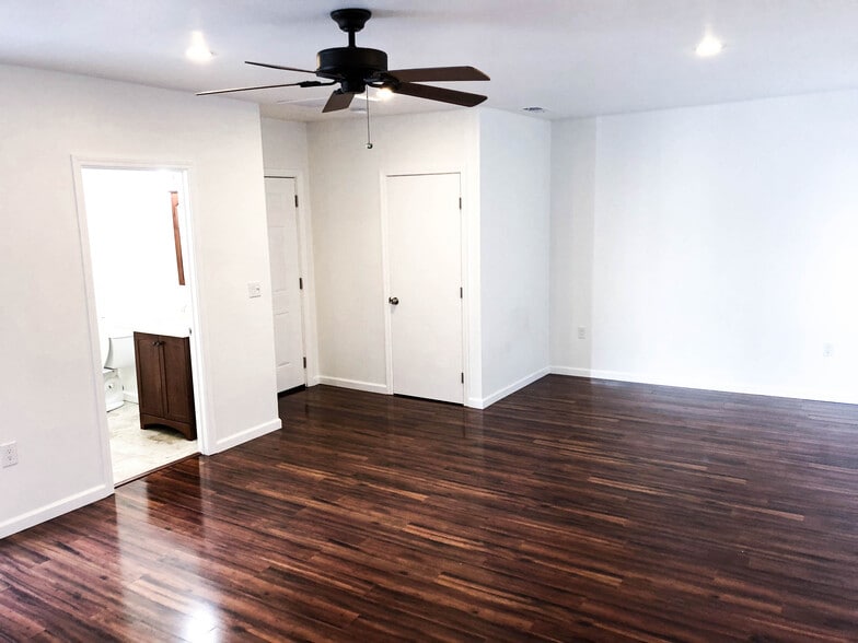 More Photos Of 1037-1039 University Ave, San Diego Storefront For Sale