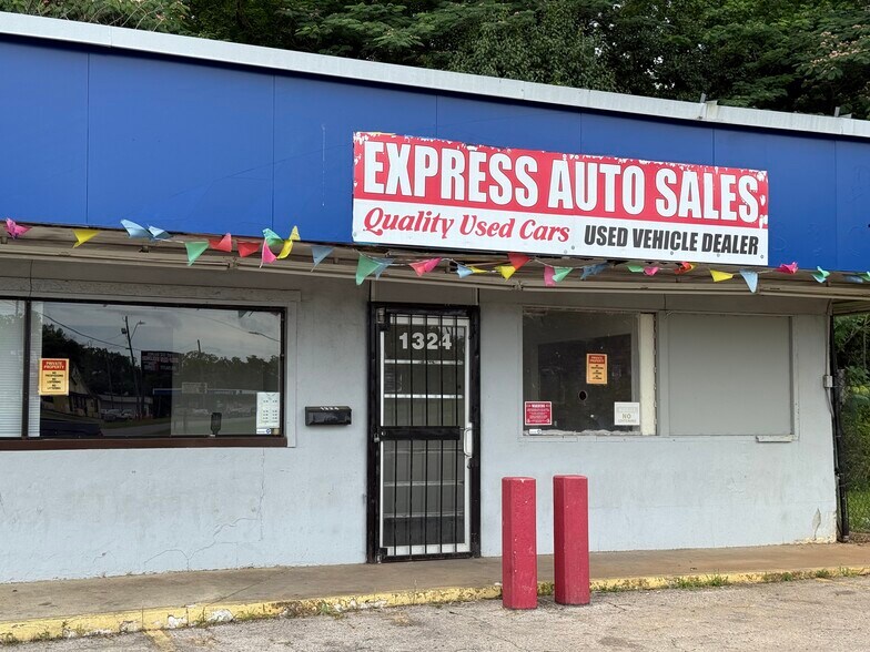 More Photos Of 1324 Bessemer Rd, Birmingham Convenience Store For Sale