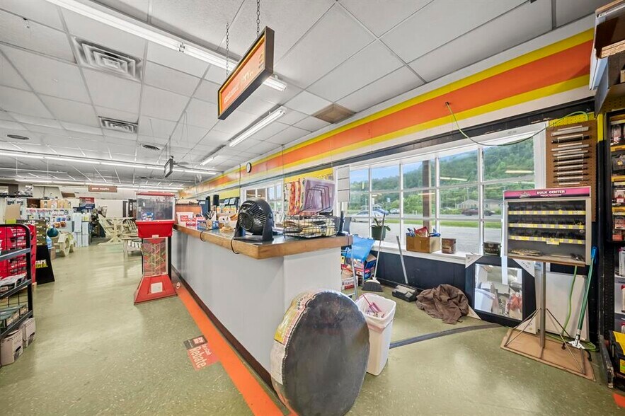 More Photos Of 1305 Seaton Ave, Greenup Warehouse For Sale