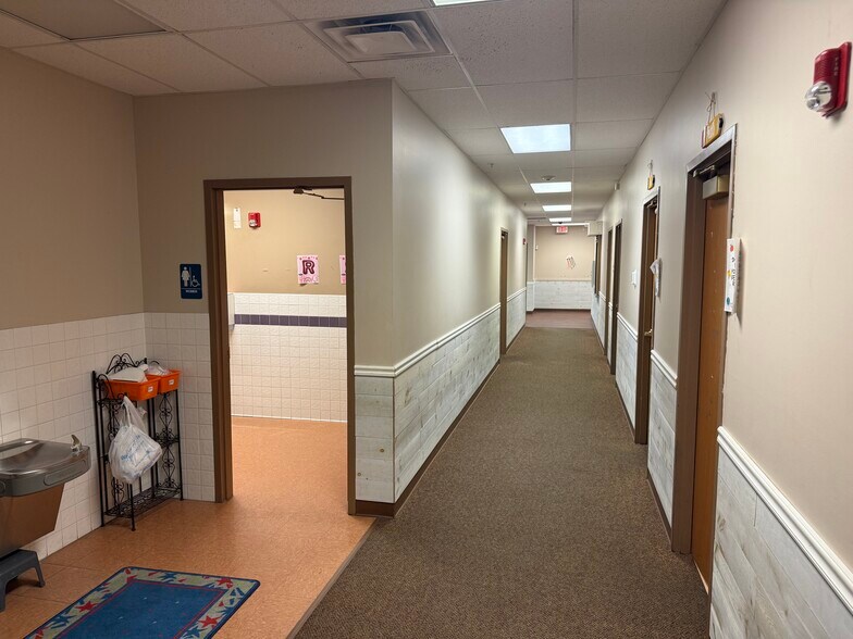 More Photos Of 5225 N 158th Ave, Omaha Daycare Center For Lease