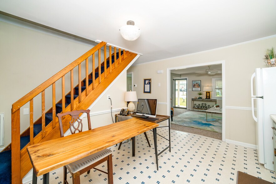 More Photos Of 1113 Lennoxville Rd, Beaufort Loft Creative Space For Sale