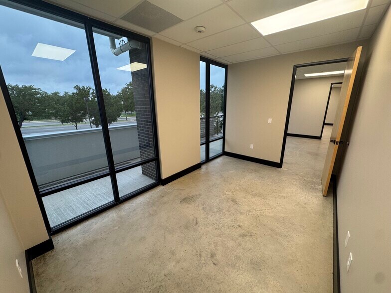 More Photos Of 120 S Lakeline Blvd, Cedar Park Medical For Sale