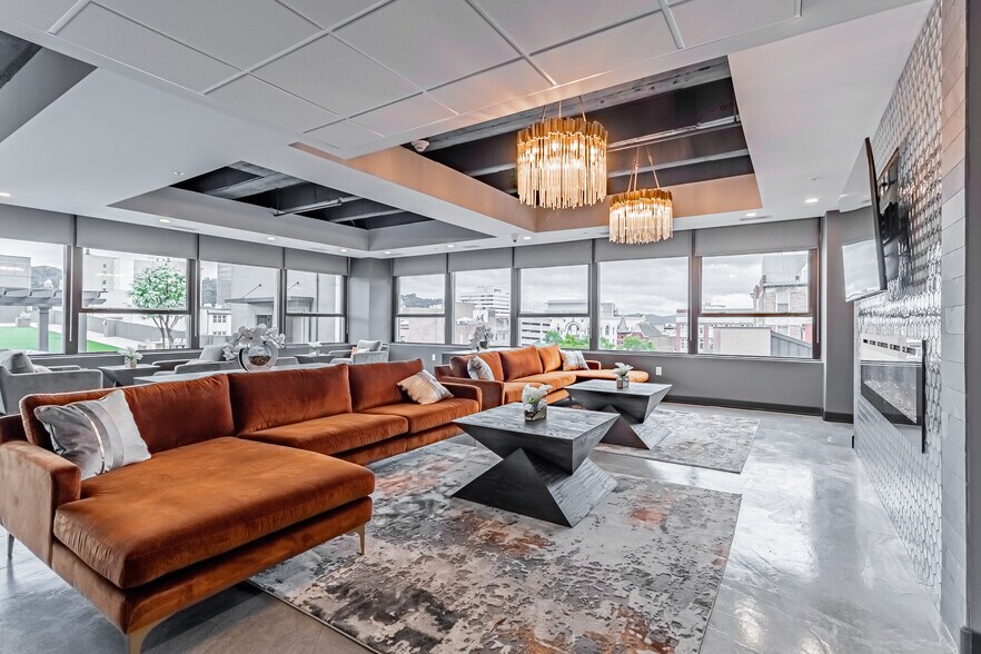 More Photos Of 900 Lee St E, Charleston Apartments For Sale