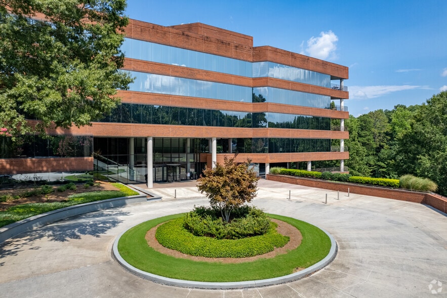 More Photos Of 3091 Governors Lake Dr, Peachtree Corners Office For Lease