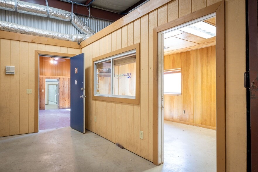 More Photos Of 180 Spring Mountain Dr, Canyon Lake Distribution For Sale