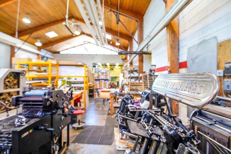 More Photos Of 4918 Napier St, Port Alberni Flex For Sale