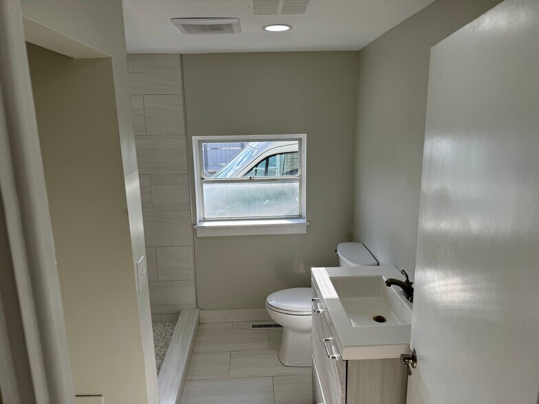 More Photos Of 5331 Gratiot Ave, Saint Clair Auto Dealership For Sale