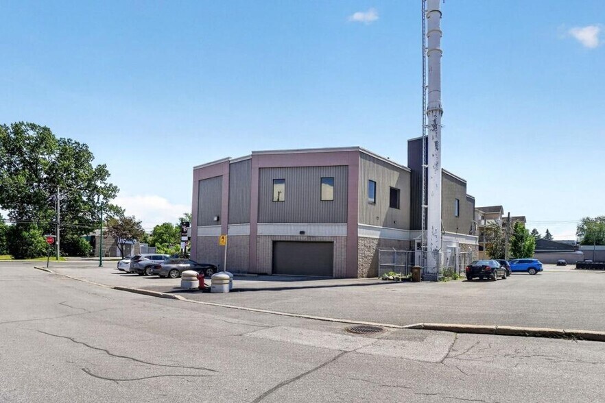 More Photos Of 1011 Rue Notre-Dame, Repentigny Storefront Retail Office For Lease