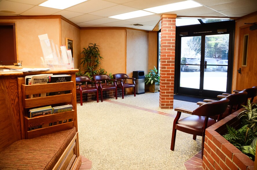 More Photos Of 1510 Poole Blvd, Yuba City Office For Lease