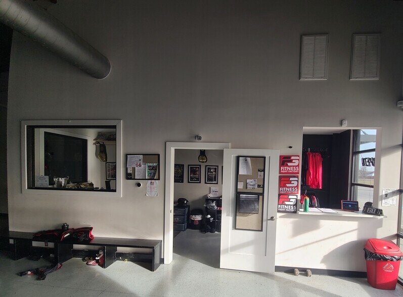 More Photos Of 12515 Business Highway 287 N, Fort Worth Service For Lease