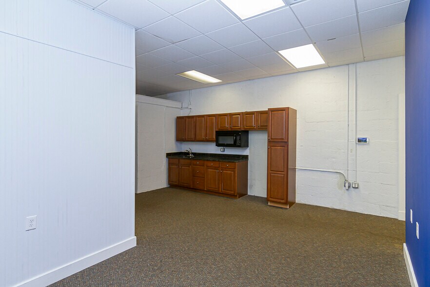 More Photos Of 2718 Piedmont Rd NE, Atlanta Office For Lease