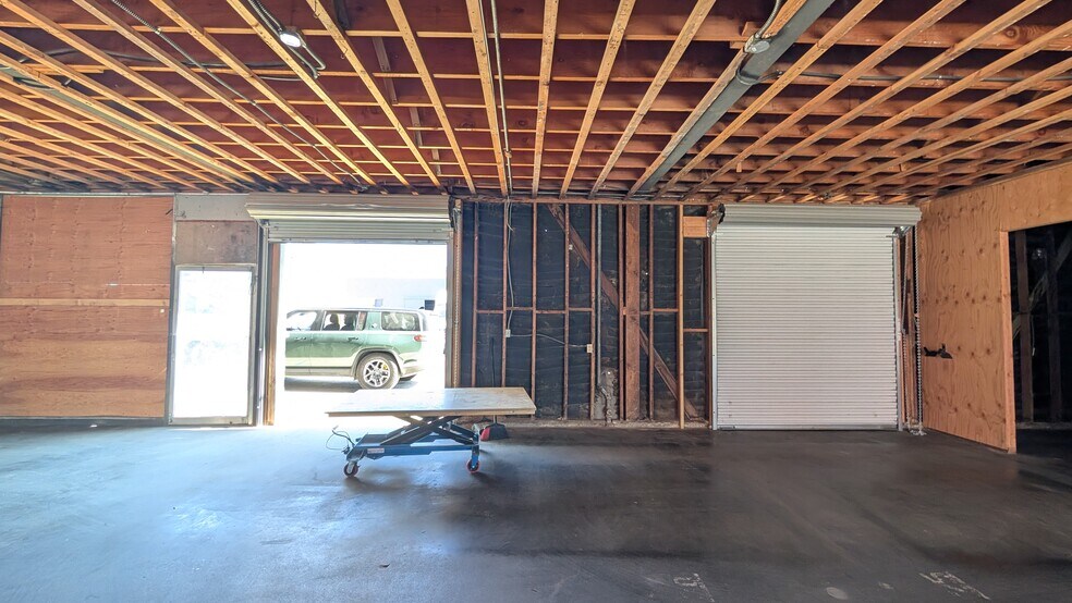 More Photos Of 3318 W Jefferson Blvd, Los Angeles Storefront Retail Residential For Sale