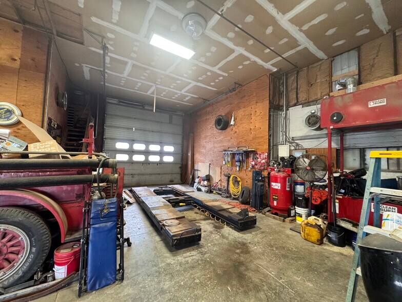 More Photos Of 5135 Route 9G, Tivoli Auto Repair For Sale