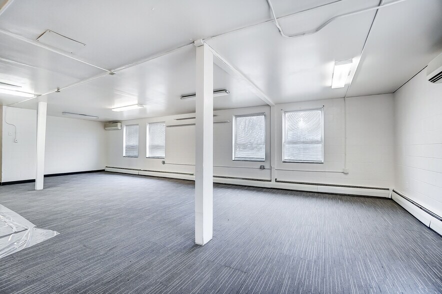 More Photos Of 1106 E High St, Springfield Schools For Sale