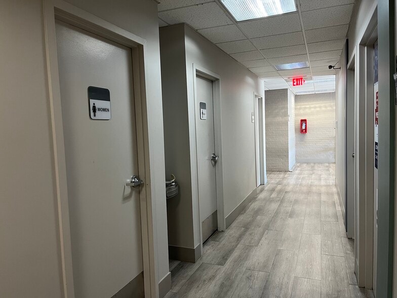 More Photos Of 14332-14430 Richmond Hwy, Woodbridge Unknown For Lease