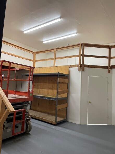 More Photos Of 3031-3057 California Blvd, Napa Warehouse For Lease
