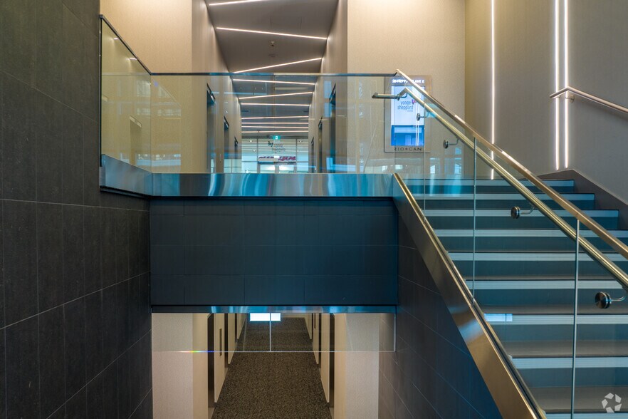 More Photos Of 2 Sheppard Ave E, Toronto Office For Lease