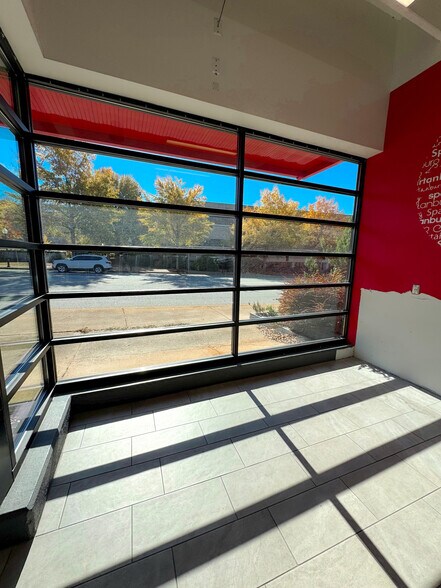 More Photos Of 120 W St John St, Spartanburg Freestanding For Lease