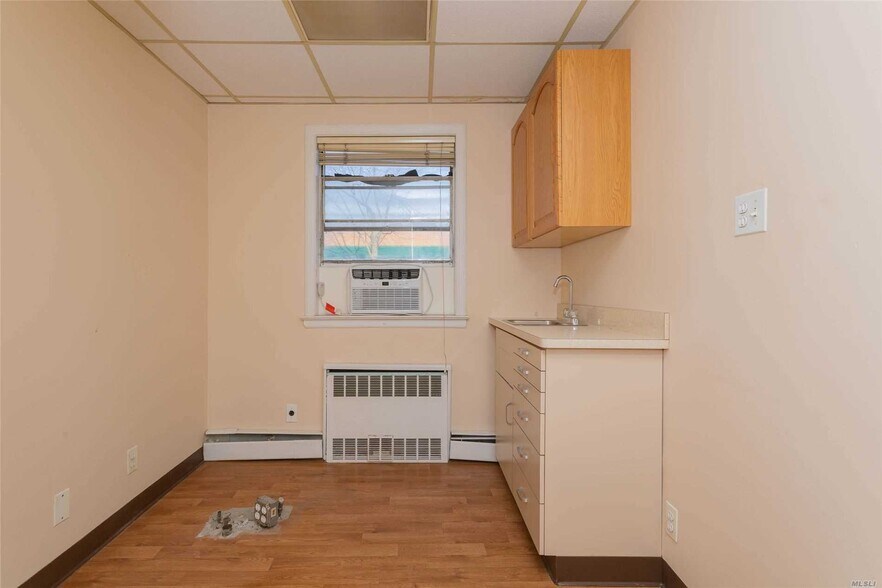 More Photos Of 2202 Utopia Pky, Whitestone Office For Lease