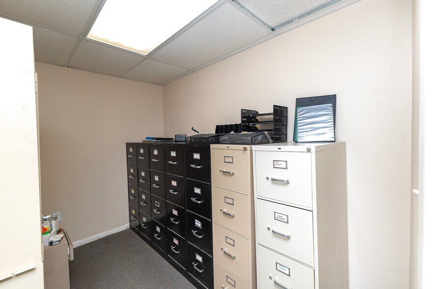 More Photos Of 890 N State Road 14, Harper Auto Dealership For Sale