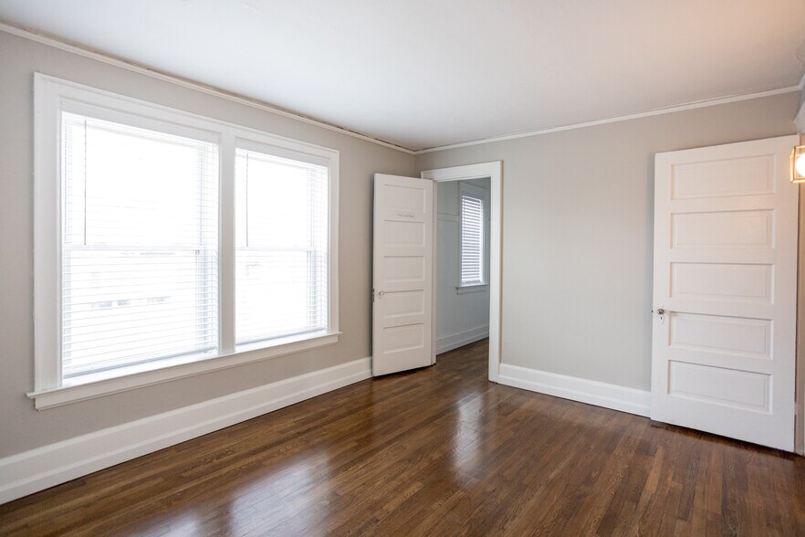 More Photos Of 8126 E Vernor Hwy, Detroit Apartments For Sale