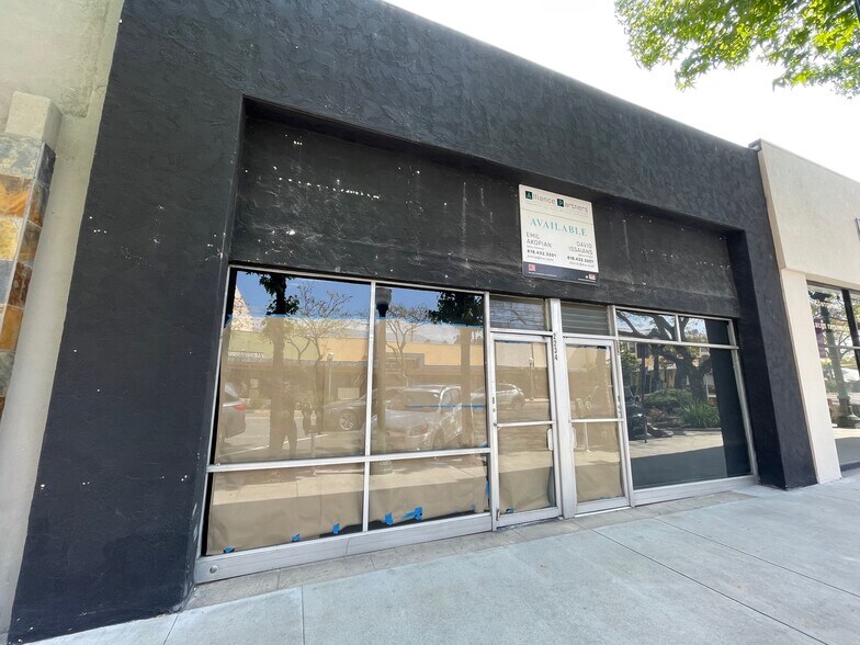 More Photos Of 2234-2236 Honolulu Ave, Montrose Storefront For Lease