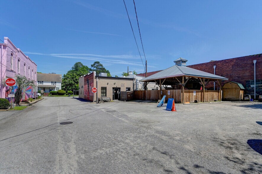 More Photos Of 300 State St, West Columbia Restaurant For Sale