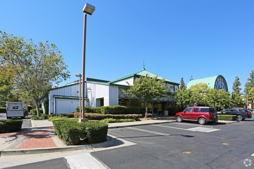 Primary Photo Of 8401-8555 Fletcher Pky, La Mesa Unknown For Lease