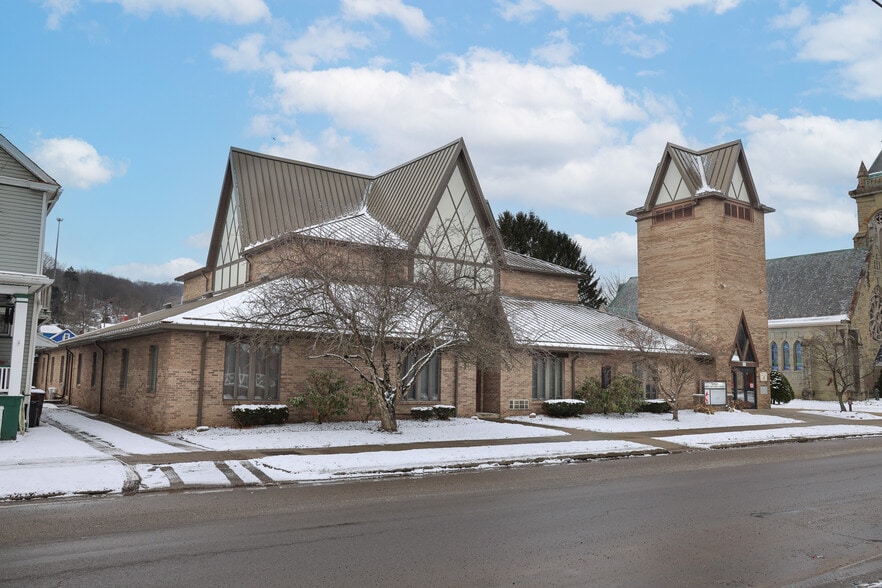 Primary Photo Of 1135 Buffalo St, Franklin Religious Facility For Sale
