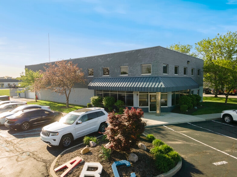 More Photos Of 11837 Technology Dr, Fishers Warehouse For Lease