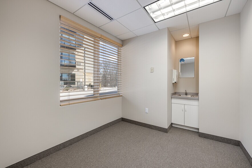 More Photos Of 12455 Ridgedale Dr, Minnetonka Office For Lease