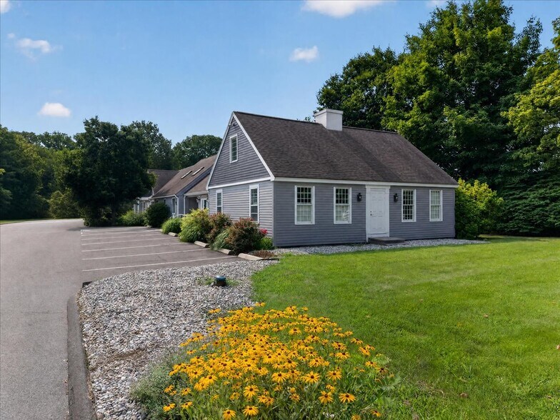 More Photos Of 147 Westbrook Rd, Essex Office For Sale