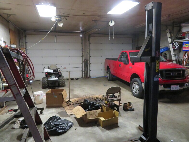 More Photos Of 113 S Graham St, Sardinia Warehouse For Sale