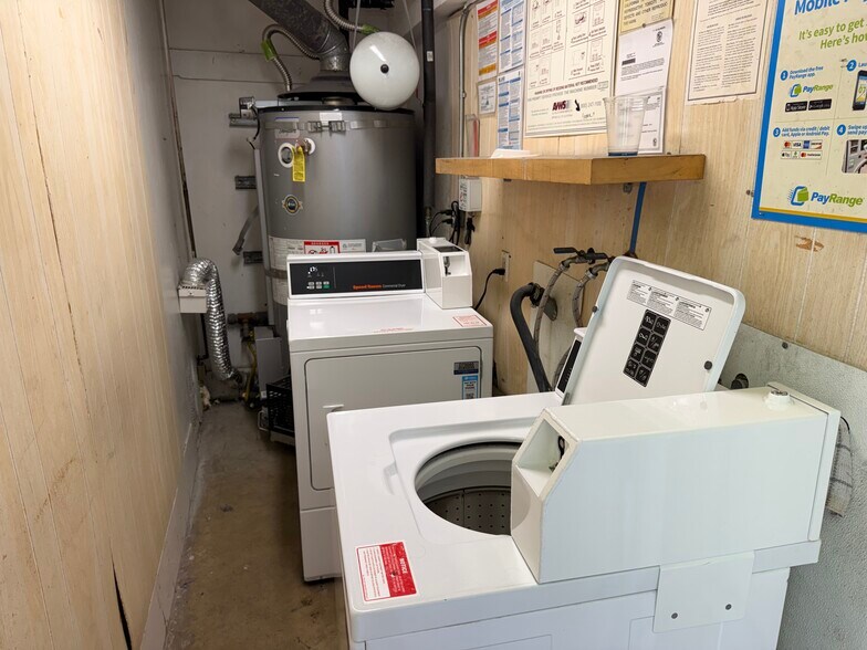 More Photos Of 3674 Empire Dr, Los Angeles Apartments For Sale