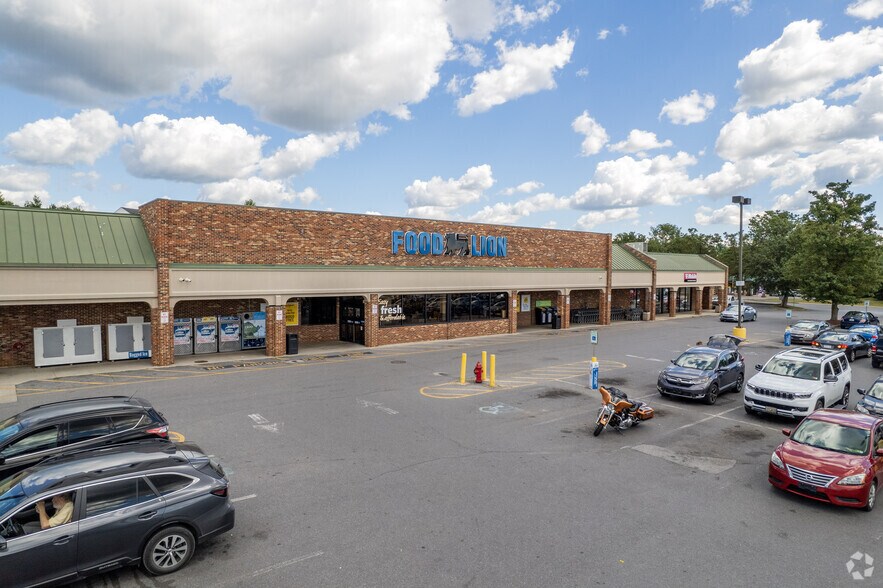 More Photos Of 75-115 Maddex Square Dr, Shepherdstown Supermarket For Lease