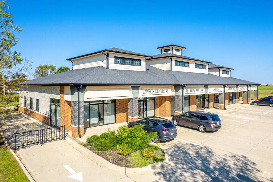 More Photos Of 4444-4456 NW 128th St, Urbandale Office For Sale