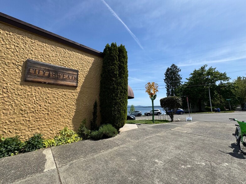 More Photos Of 1928 43rd Ave E, Seattle Apartments For Lease